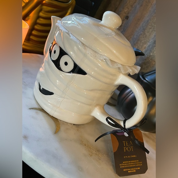 GLOBAL DESIGN COLLECTIONS Ceramic Halloween Mummy Tea Pot 27 FL OZ - Picture 6 of 7